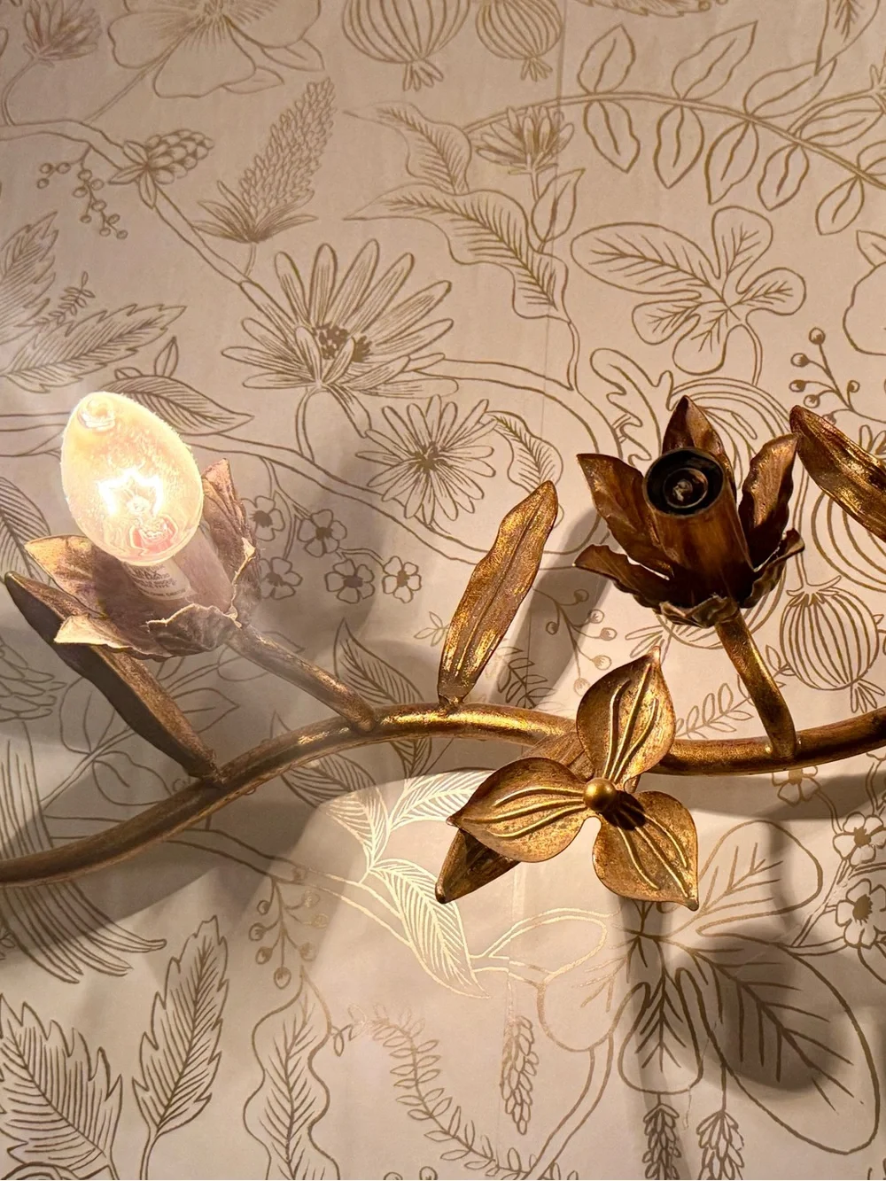 Gold tone Vintage finish Floral Design Wall Sconce Approx 33” x 6”-- 5 lights